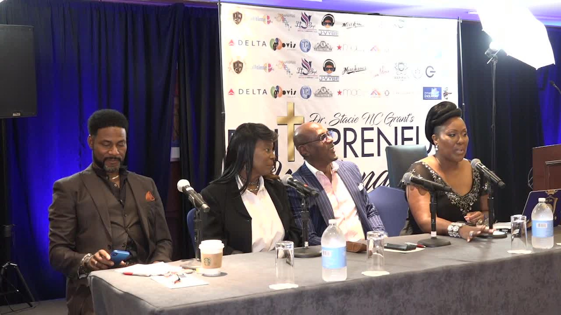 FPWKND2018_2.1_DayTwo_MoneyInWalls